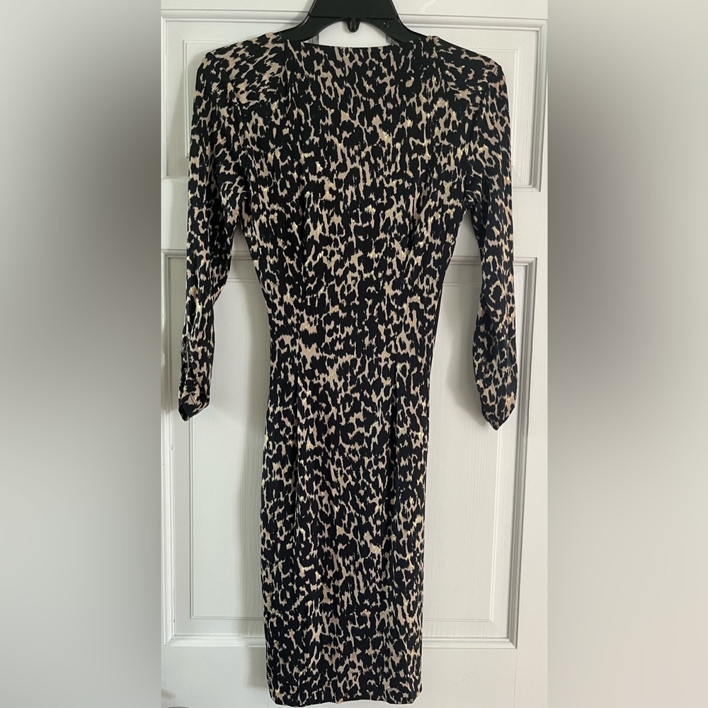 Cache Wrap Dress - Picture 2 of 9